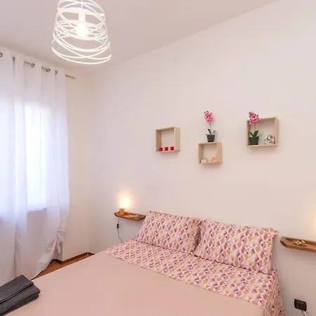 Casa Fiori Centro Citta, Free Parking アパート