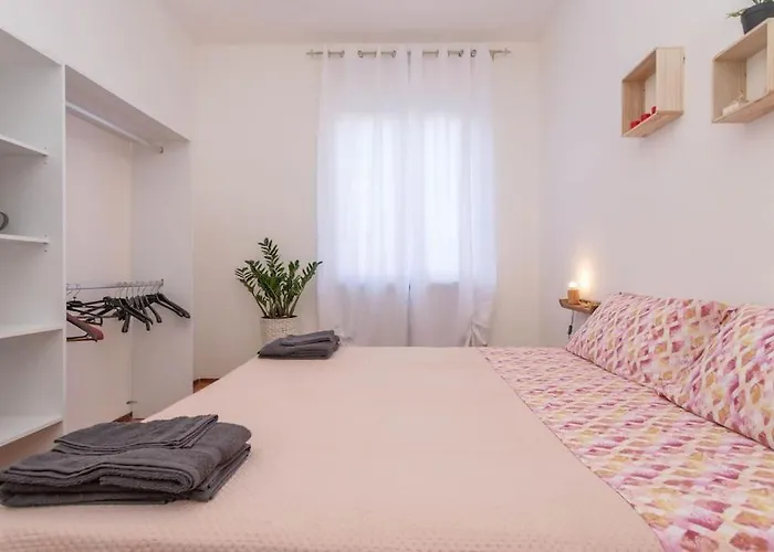 Casa Fiori Centro Citta, Free Parking Apartment Bra